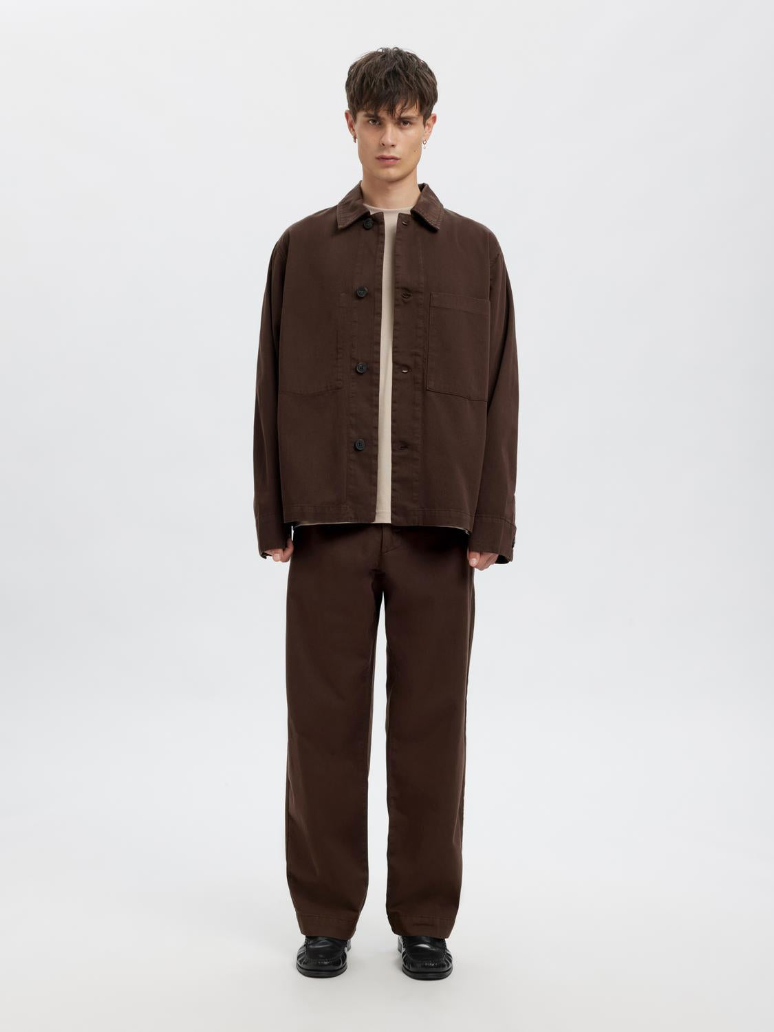 model_shot-front_full